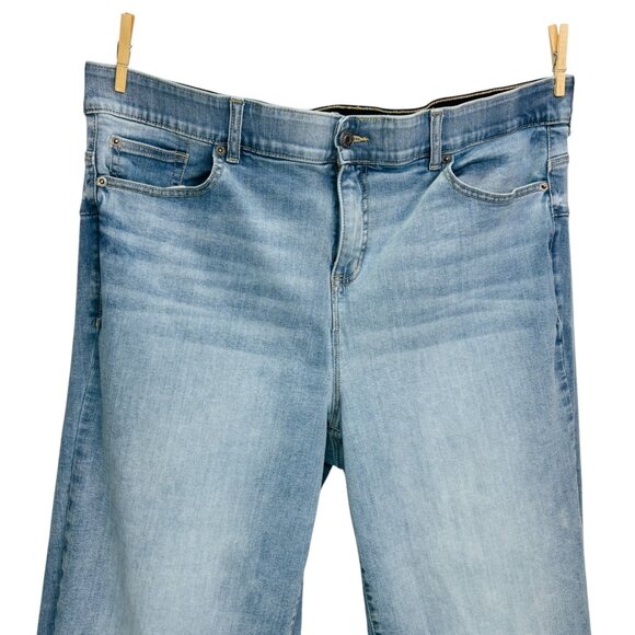 Torrid Womens Bombshell Wide Leg High Rise Jean Light Wash Plus Size 22R - Picture 4 of 13